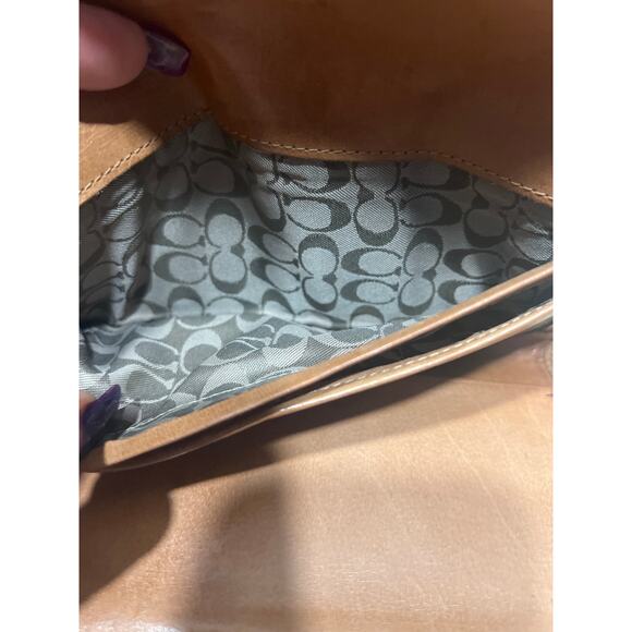 Vintage Coach Tan Genuine Leather Trifold Checkbook Wallet Some Flaws Do to Age - Picture 10 of 12